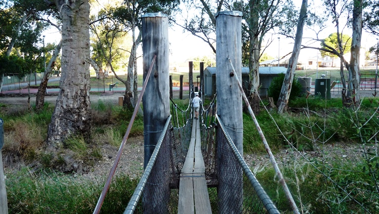H&auml;ngebr&uuml;cke in Melrose